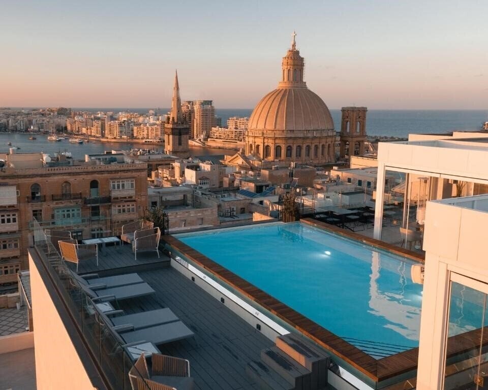 Фото The Embassy Valletta 4*
