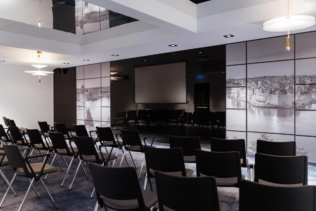 Вид The Embassy Valletta 4*