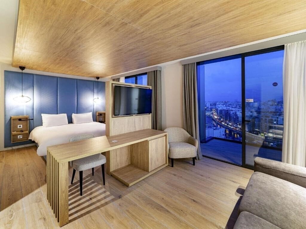 Вид Mercure St. Julian'S 4*