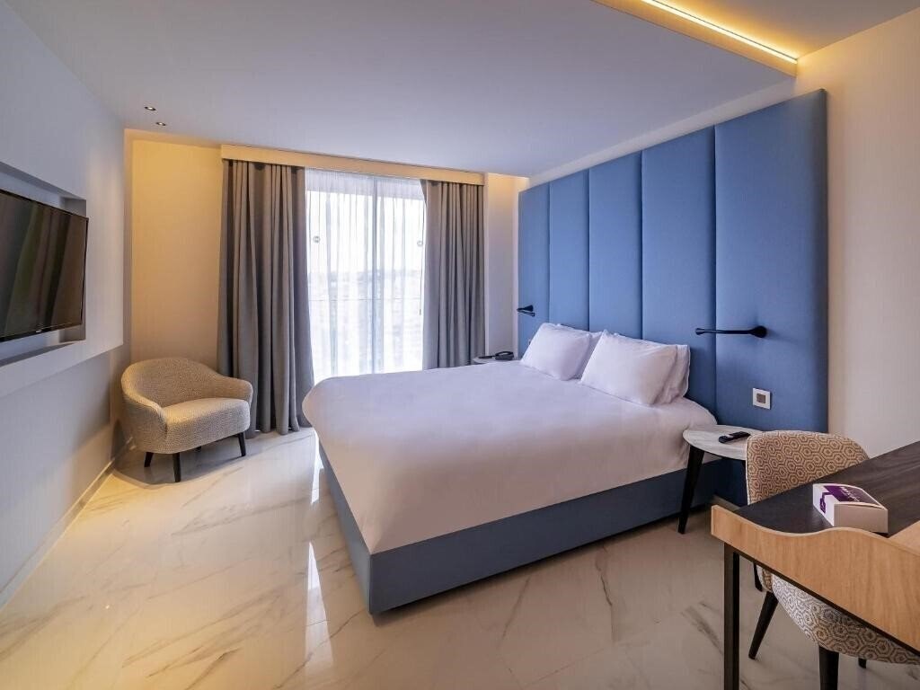 Территория Mercure St. Julian'S 4*