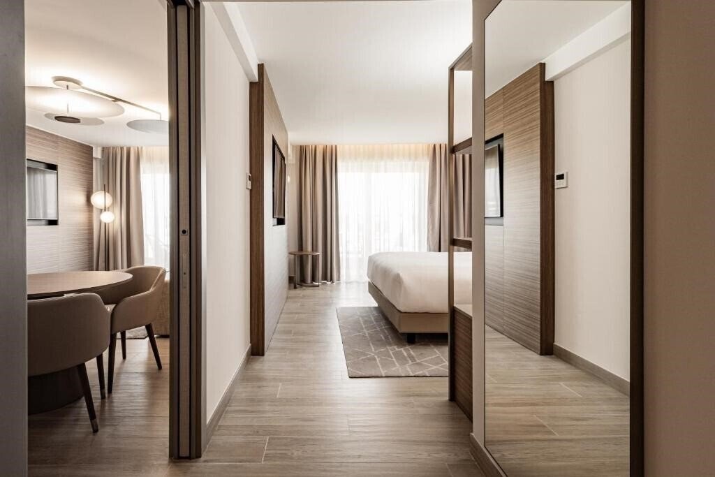 Фотографія AC Hotel St. Julian's 4*