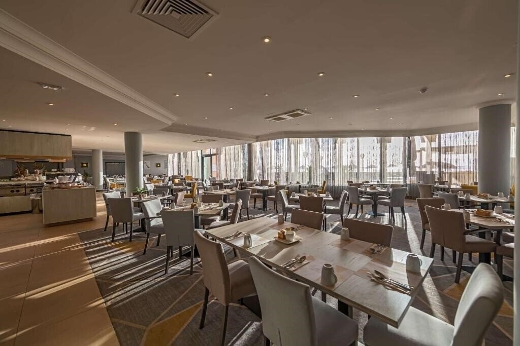 Панорама Radisson Blu Resort St Julian's 5*