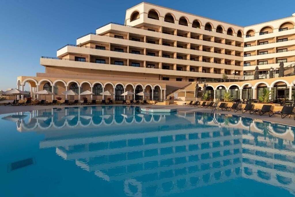 Готель Radisson Blu Resort St Julian's 5*