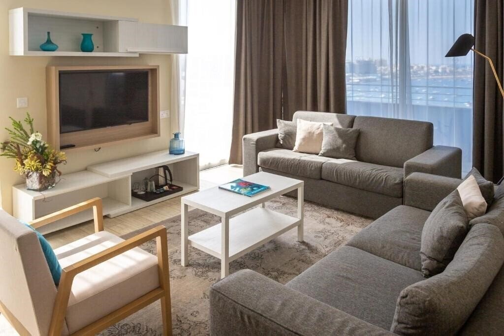 Фото Coastline Hotel 4*