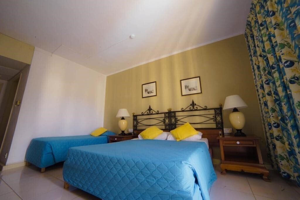 Панорама Topaz Hotel 3*