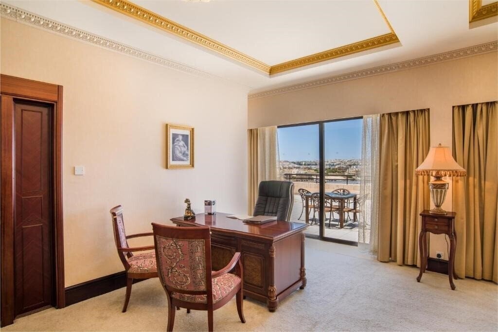 Панорама Excelsior Grand Hotel 5*