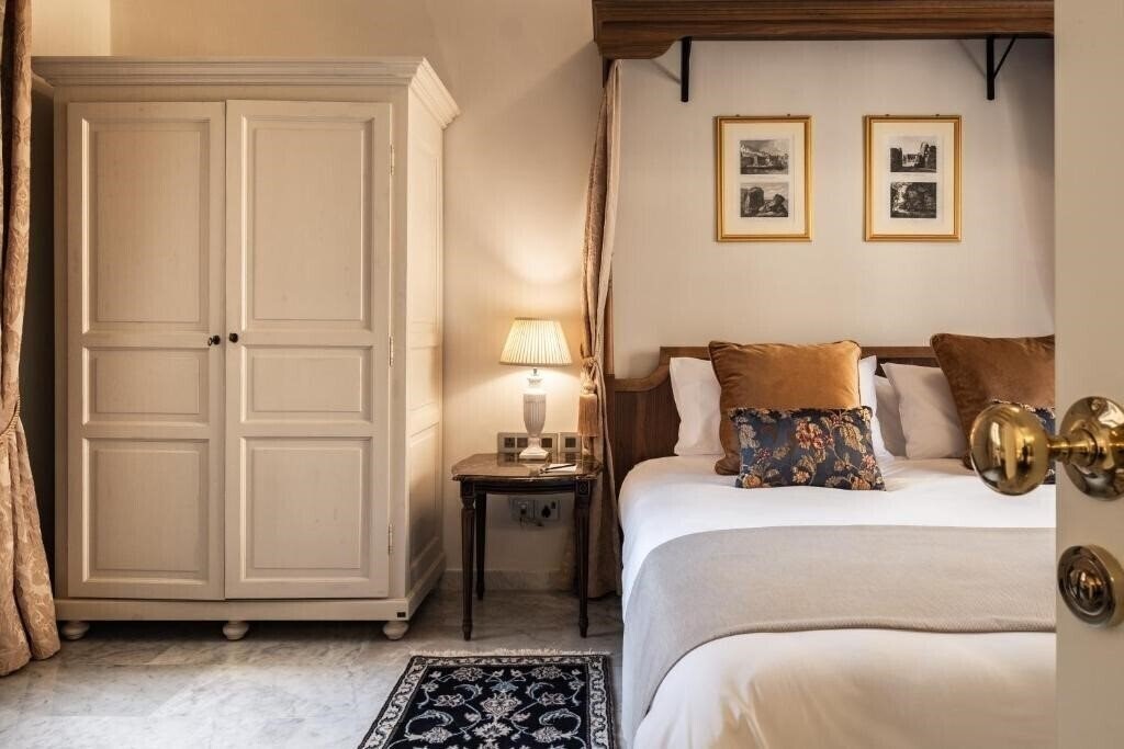 Панорама Palais Le Brun 4*