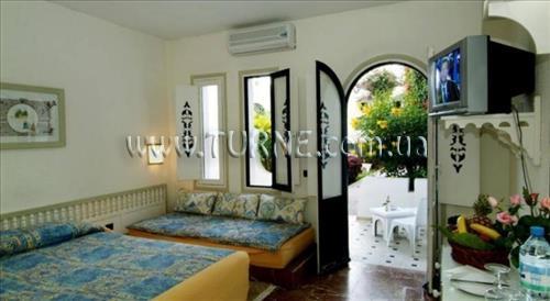 Фото Les Omayades 3*