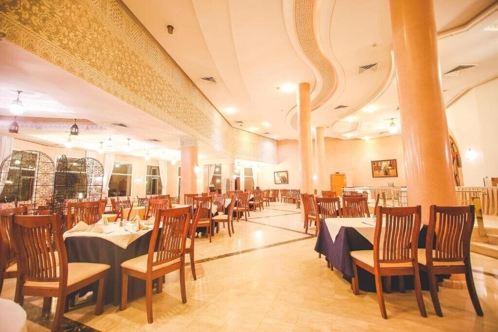 Картинка Hotel Menzeh Dalia 4*