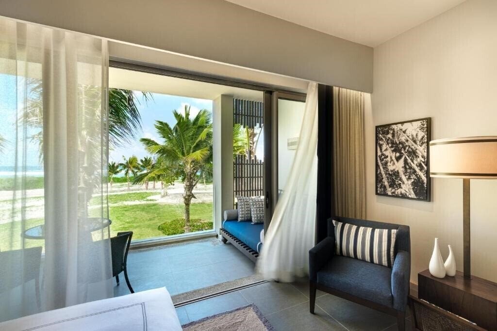 Панорама Anantara Iko Mauritius Resort & Villas 5*
