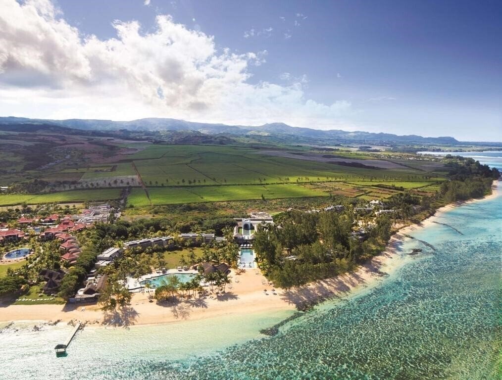 Отель Outrigger Mauritius Resort & SPA 5*