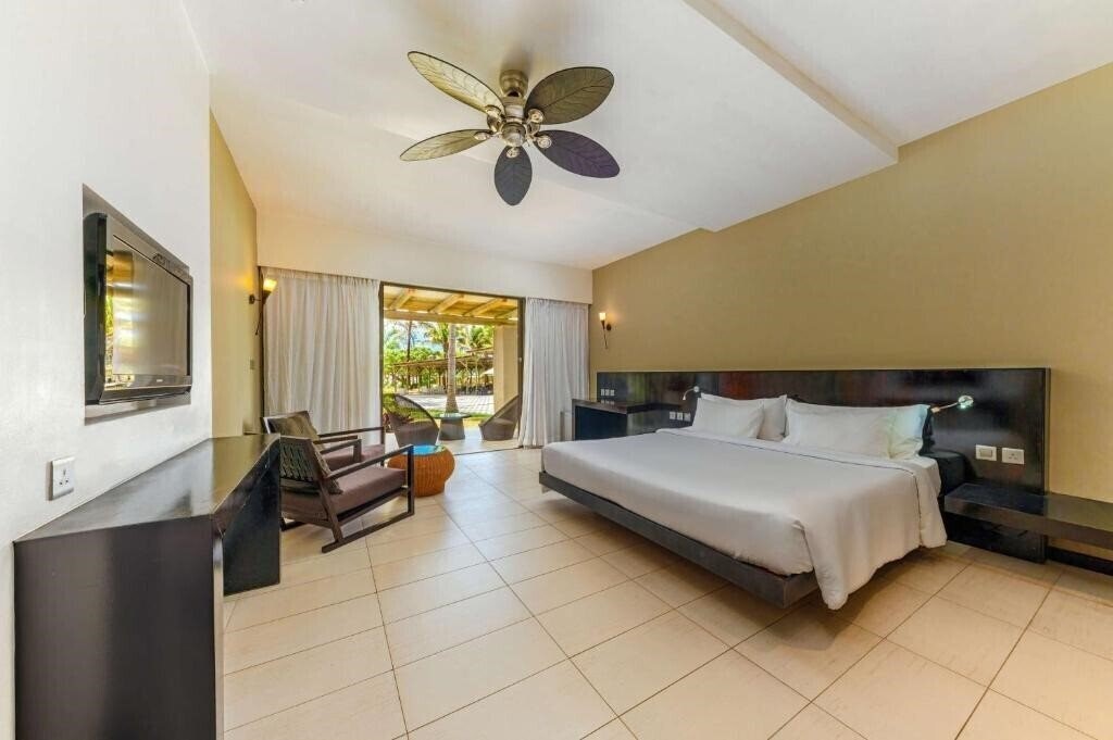 Панорама Maritim Crystals Beach Hotel 4*