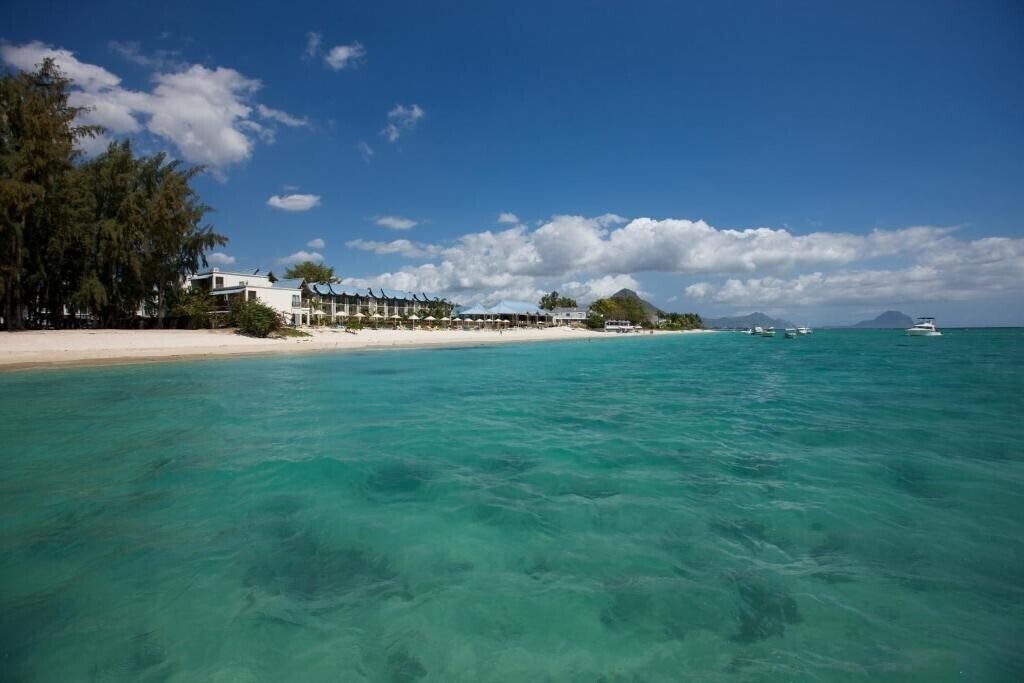 Территория Pearle Beach Resort 3*