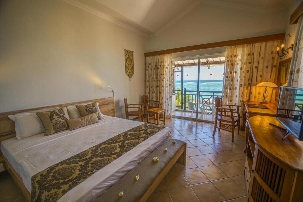 Вид Le Peninsula Bay 3*