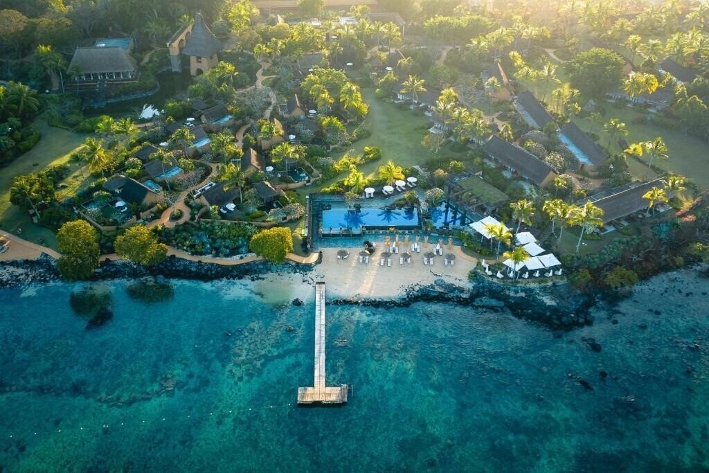 Отель The Oberoi Beach Resort Mauritius 5*