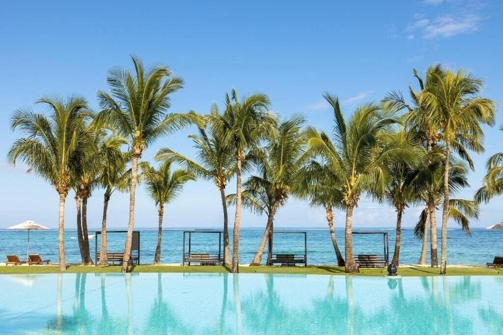 Панорама Dinarobin Beachcomber Golf Resort & SPA 5*