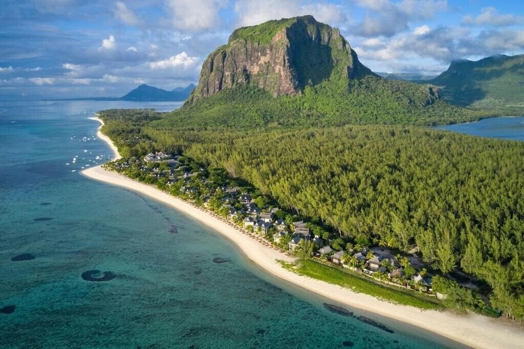 Территория St. Regis Mauritius 5*