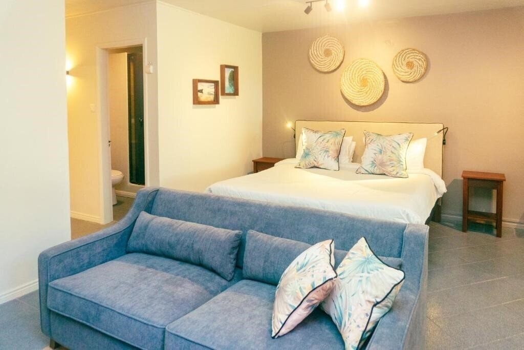 Фото Flowers Of Paradise Beachfront Residence Apartment 3*