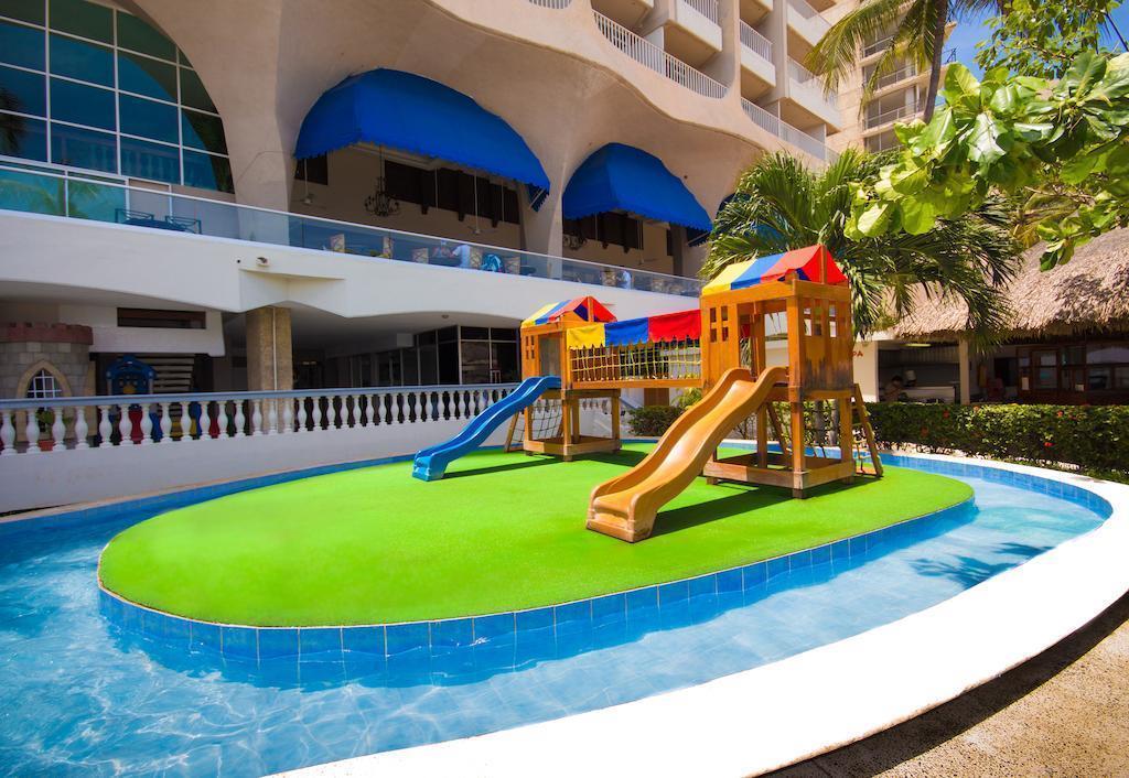 Фотографія Krystal Beach Acapulco 3*