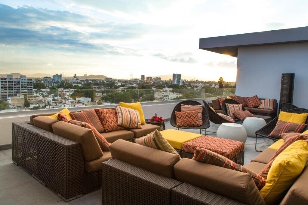 Фото Love It Signature Hotel 3*