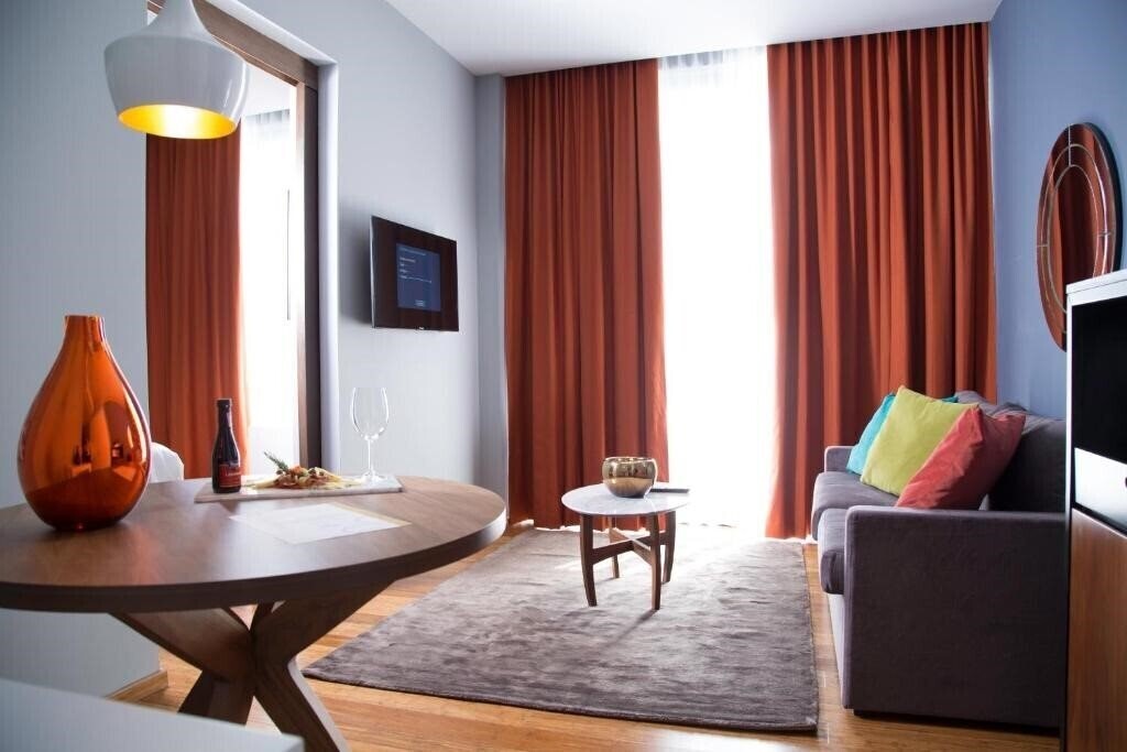 Панорама Love It Signature Hotel 3*