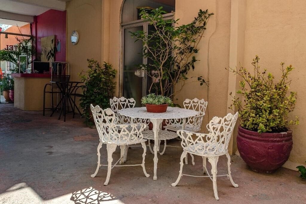 Апартаменти Oyo Hotel Cabo Del Sur 2*