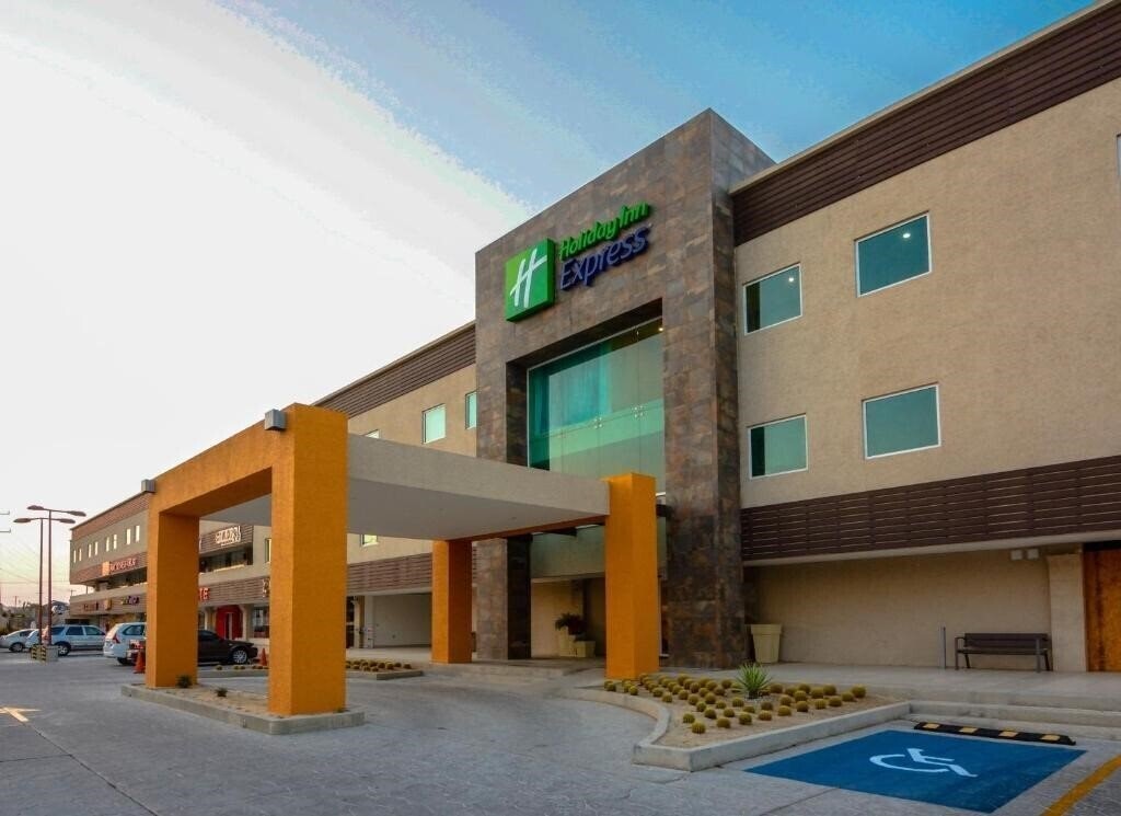 Територія Holiday Inn Express Cabo San Lucas 5*