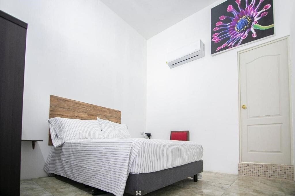 Отель OYO Hotel Plaza Las Torres, Cabo San Lucas 2*