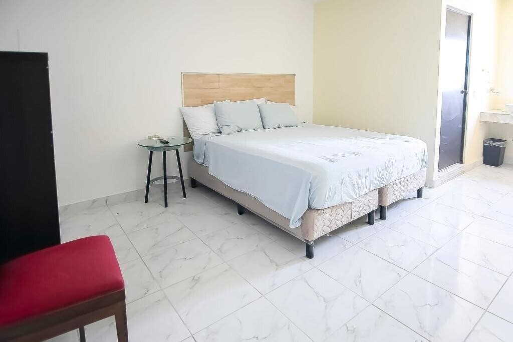 Территория OYO Hotel Plaza Las Torres, Cabo San Lucas 2*