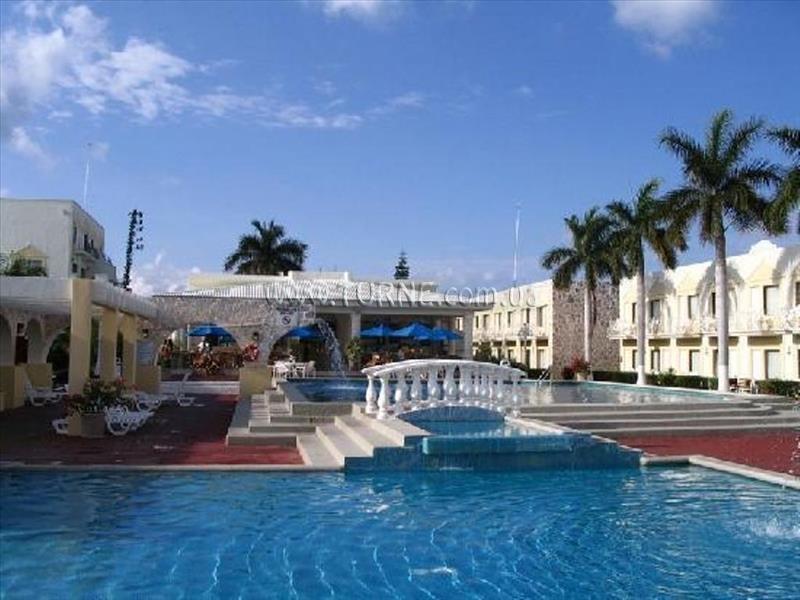 Апартаменты Holiday Inn Express 3*