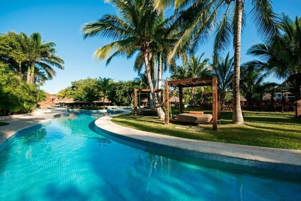 Територія Iberostar Paraiso Beach 5*
