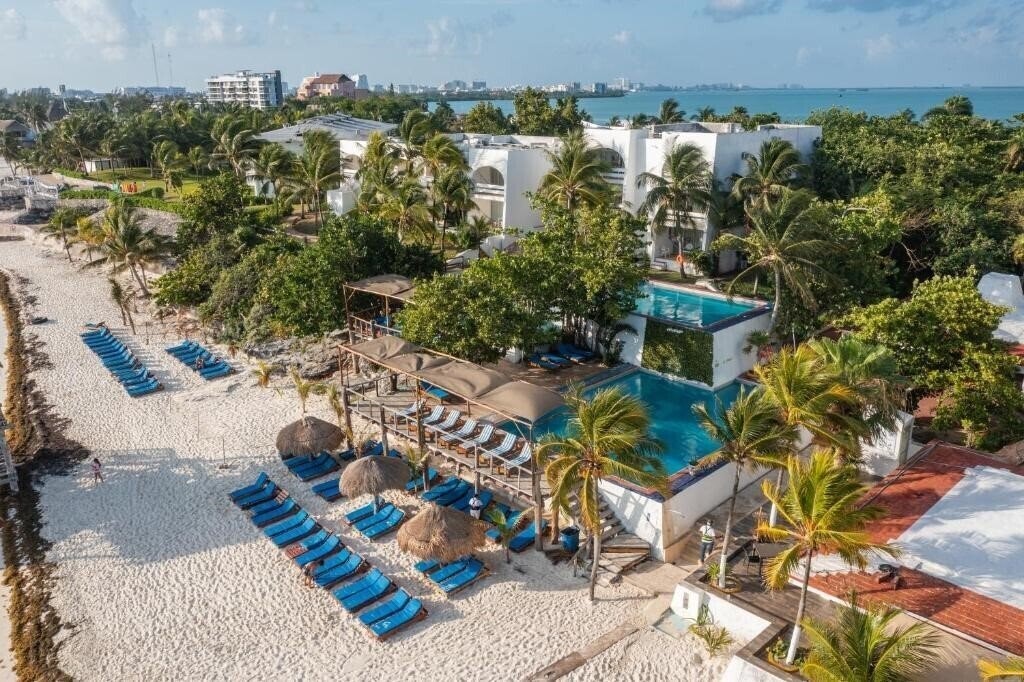 Отель Maya Caribe Beach House By Faranda Hotels 3*