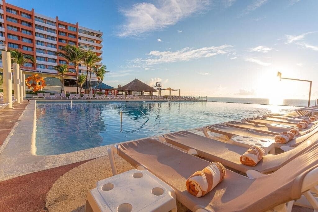 Територія Crown Paradise Club Cancun 5*