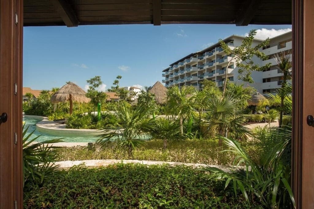 Вид Dreams Playa Mujeres Golf & SPA Resort 5*