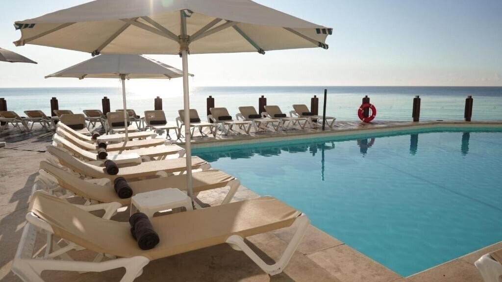 Территория Oleo Cancun Playa 4*