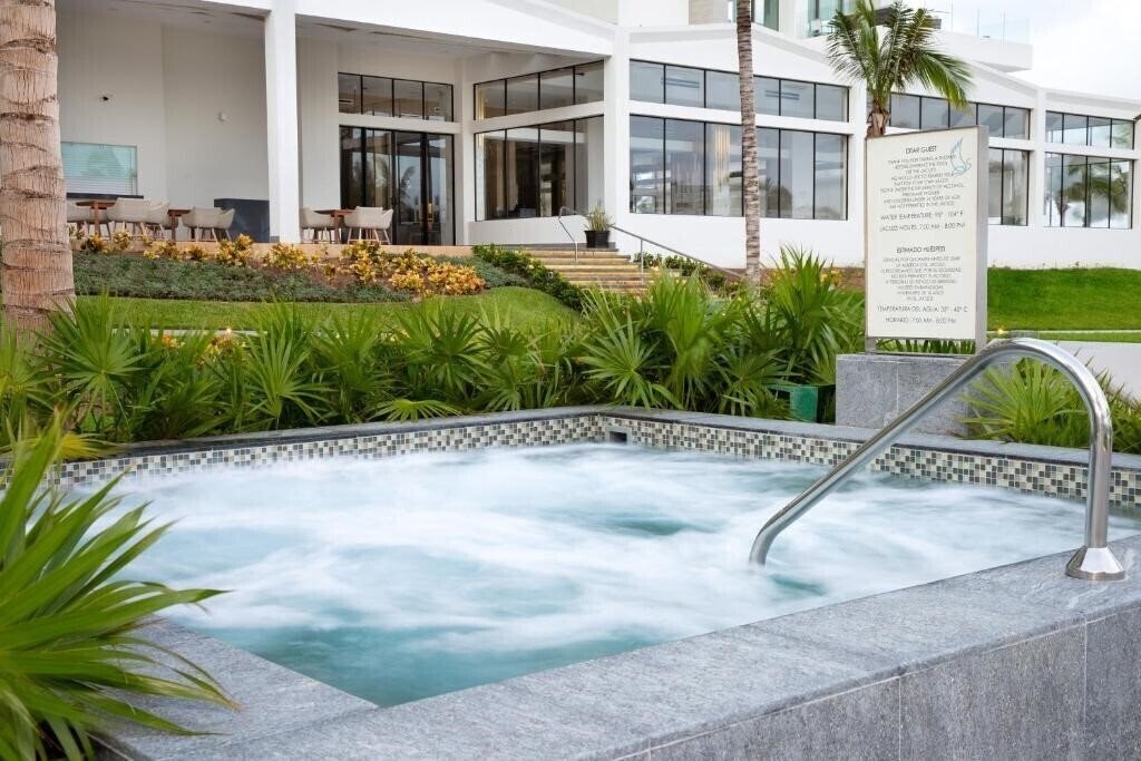 Территория Garza Blanca Resort & Spa Cancun  Deluxe 5*