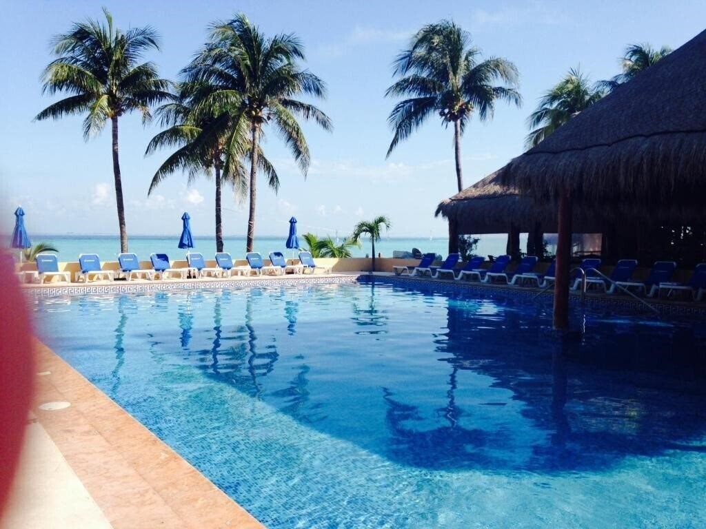 Отель Nautibeach Condos 3*