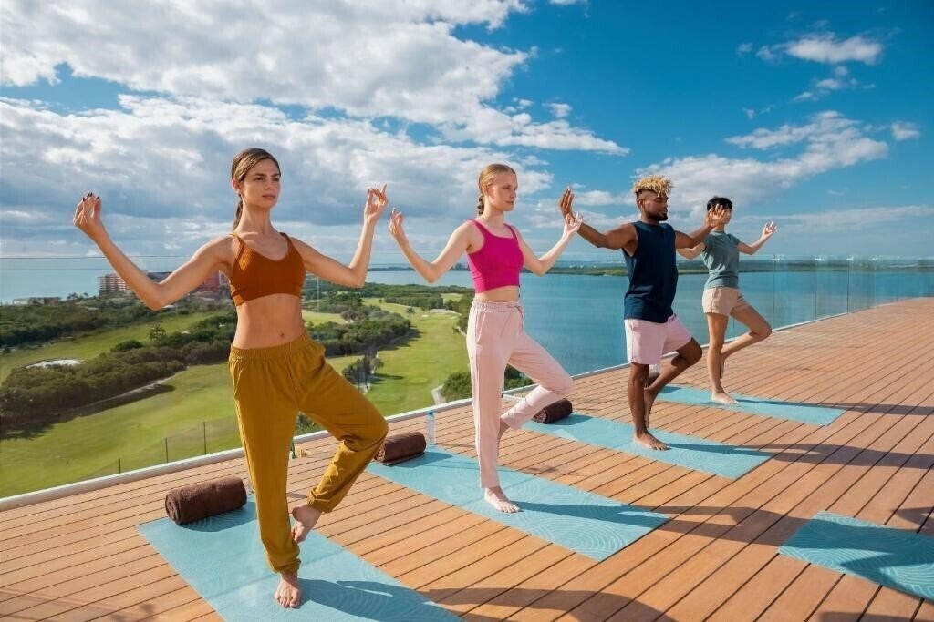 Апартаменты Hyatt Vivid Grand Island 5*