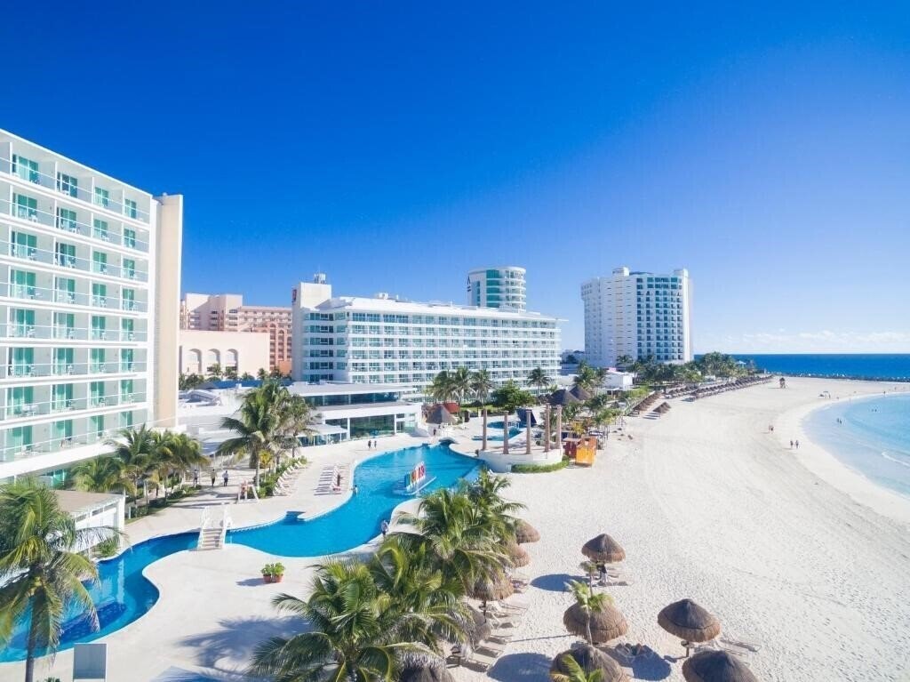 Готель Krystal Cancun 5*