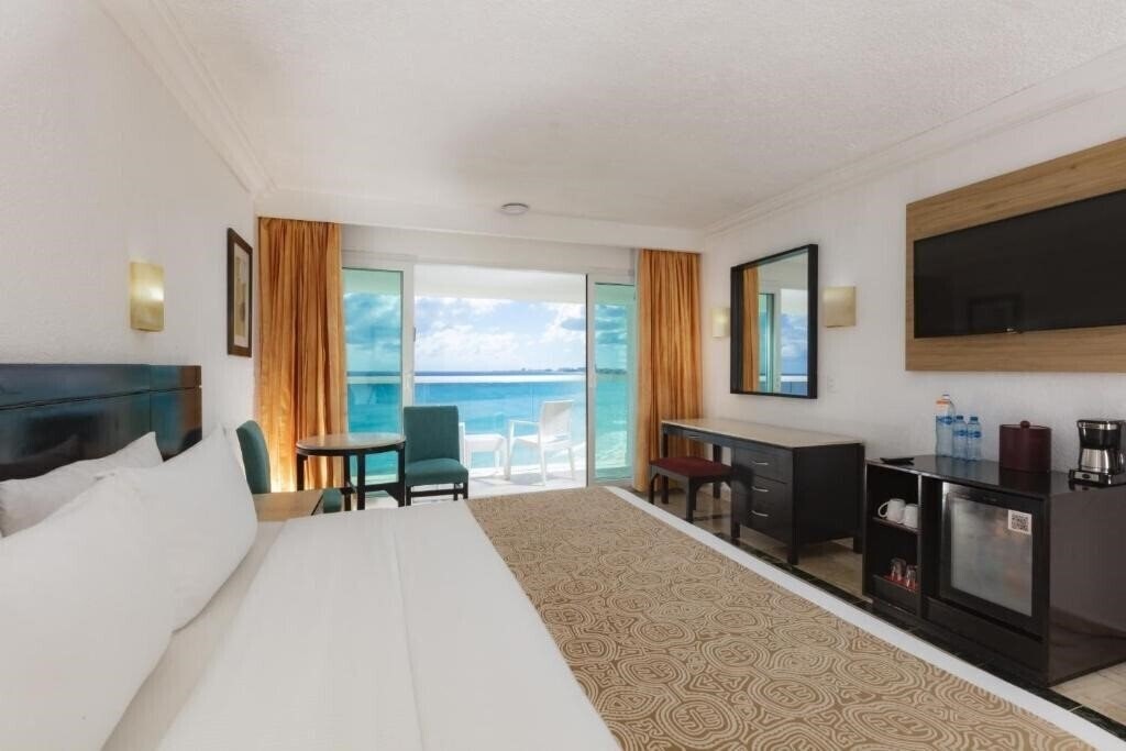 Апартаменти Krystal Cancun 5*