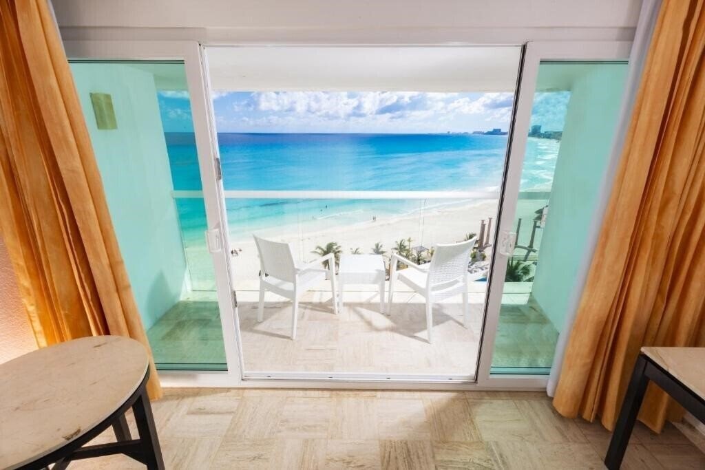 Панорама Krystal Cancun 5*