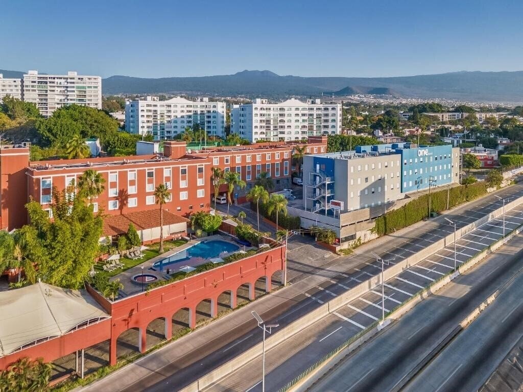 Отель Fiesta Inn Cuernavaca 4*