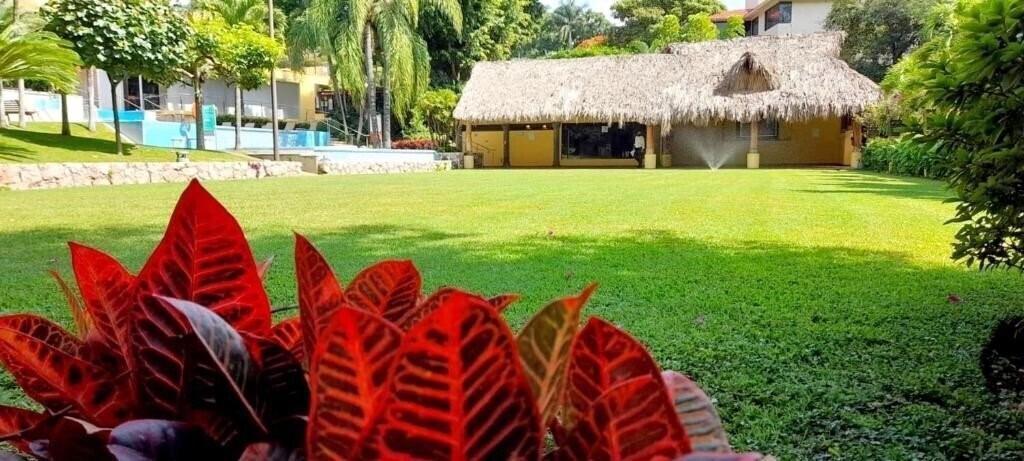 Территория Holiday Inn Cuernavaca 3*