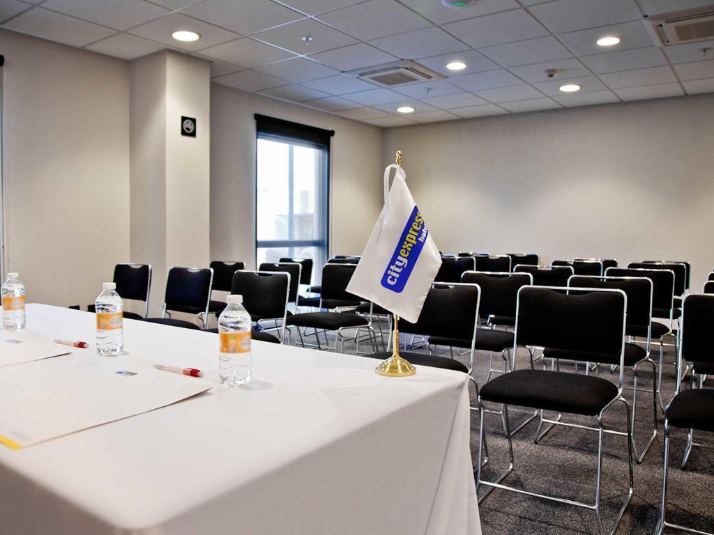 Вид City Express Central De Abastos 3*