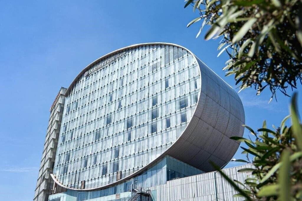 Отель Doubletree By Hilton Mexico City Airport Area 5*