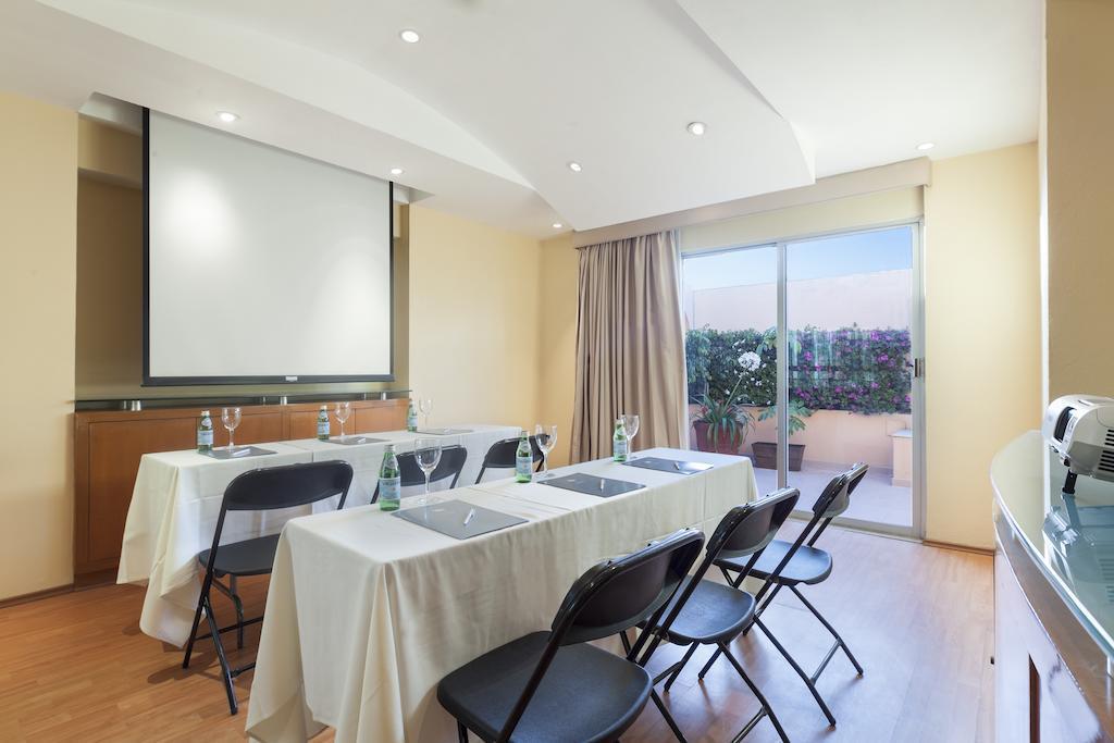 Апартаменты Eurostars Zona Rosa Suites 4*