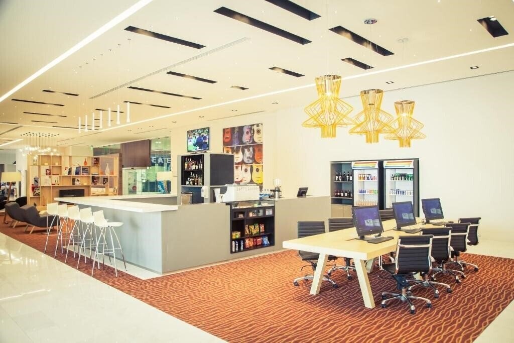 Фотография Fiesta Inn Plaza Central 4*