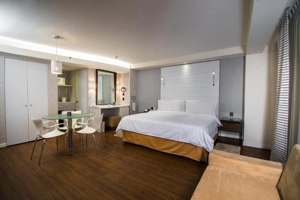 Вид Holiday Inn Ciudad De Mexico Trade Center 4*