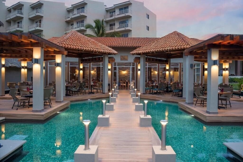 Апартаменти Krystal Grand Nuevo Vallarta 4*