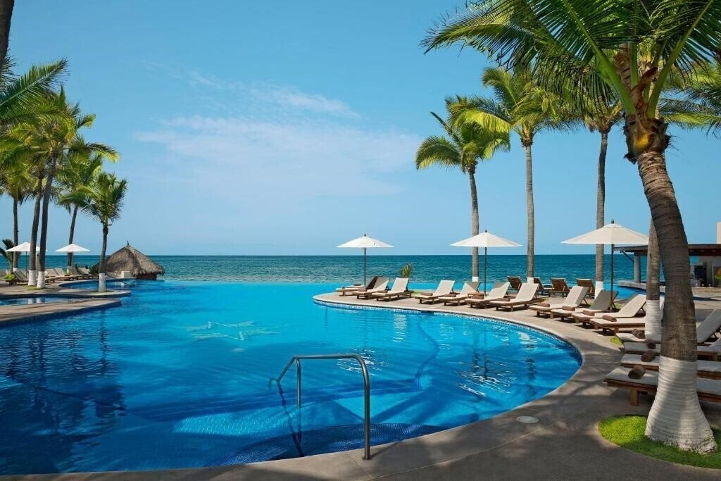 Панорама Krystal Grand Nuevo Vallarta 4*